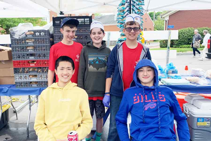 2022 Volunteers helping Rayson-Miller Post 899 with Paddle & Pour event